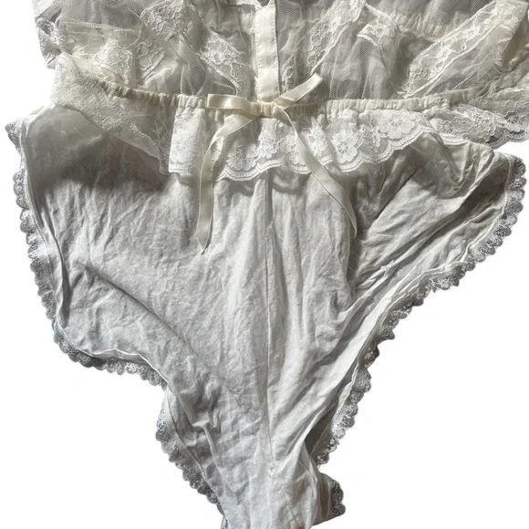 VTGVictoria’s Secret White Cotton 1Pc Teddy Sz M Lace Pleating Coquette Girl